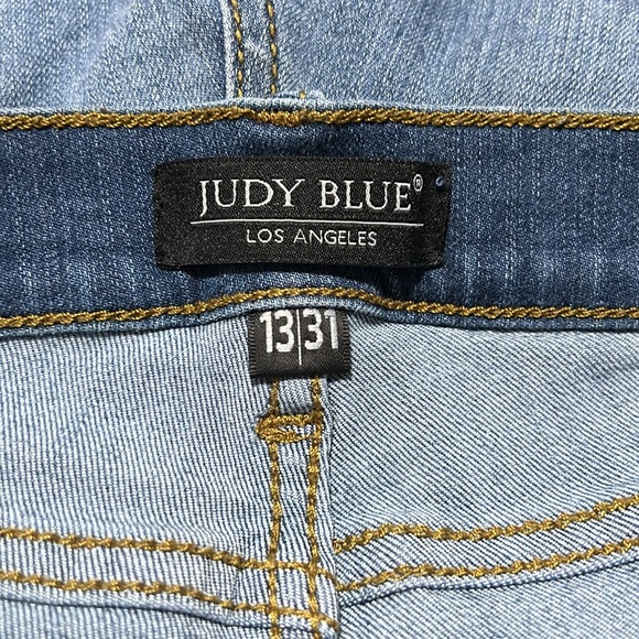 Judy Blue LA Skinny Jeans w/ rips on thighs & raw cuff. More like size 11. - Picture 8 of 8